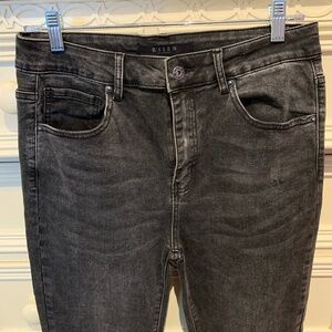 973 - Risen Charcoal/Black Skinny Jeans